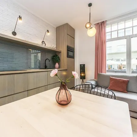 Apartment Dr - Salt *